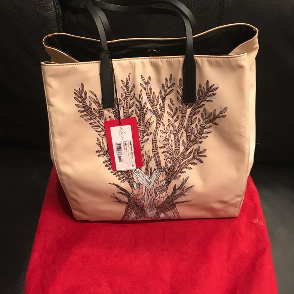 New Women’s Valentino tote bag beige